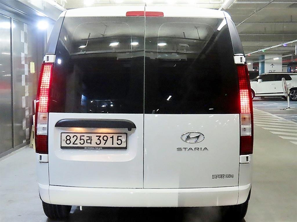 HYUNDAI Staria - Vista 5