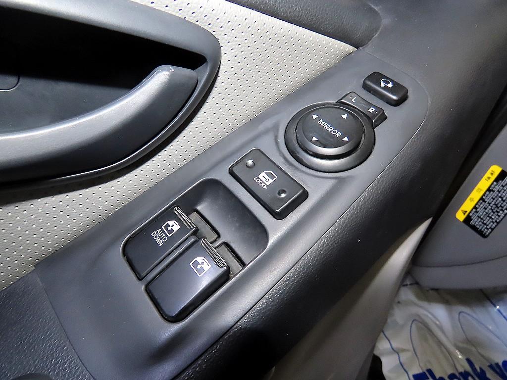 HYUNDAI Starex 2016 Gris - Importación desde Corea - HF Imports Iquique - Foto 13