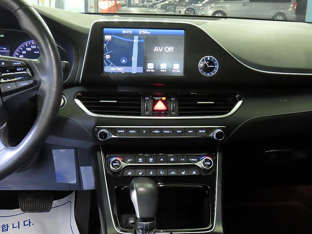 HYUNDAI Grandeur - Vista 11