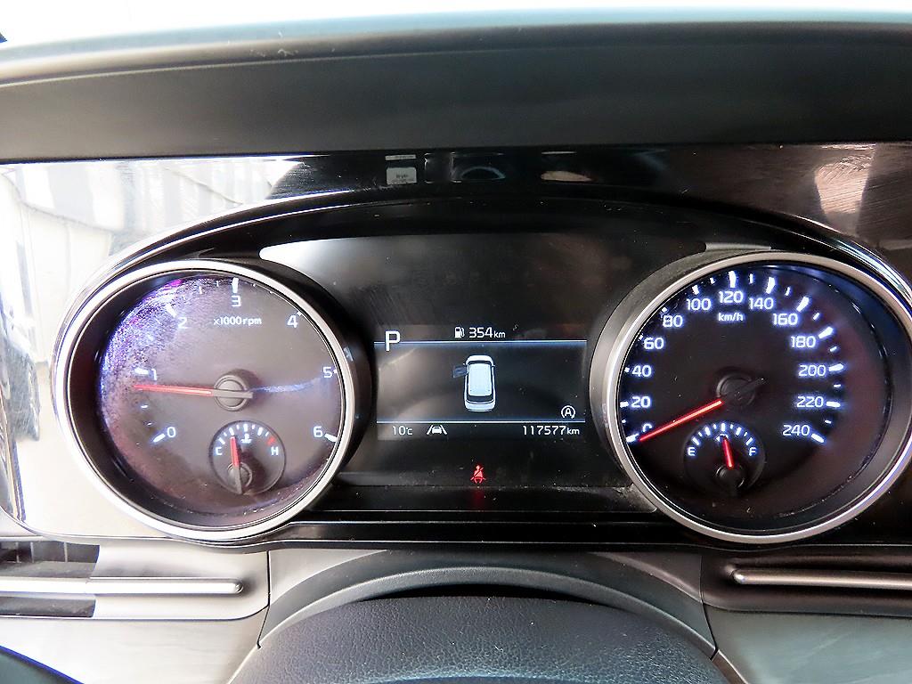 KIA Carnival - Vista 10