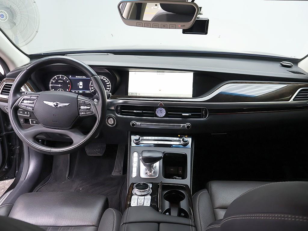 Genesis G90 - Vista 9