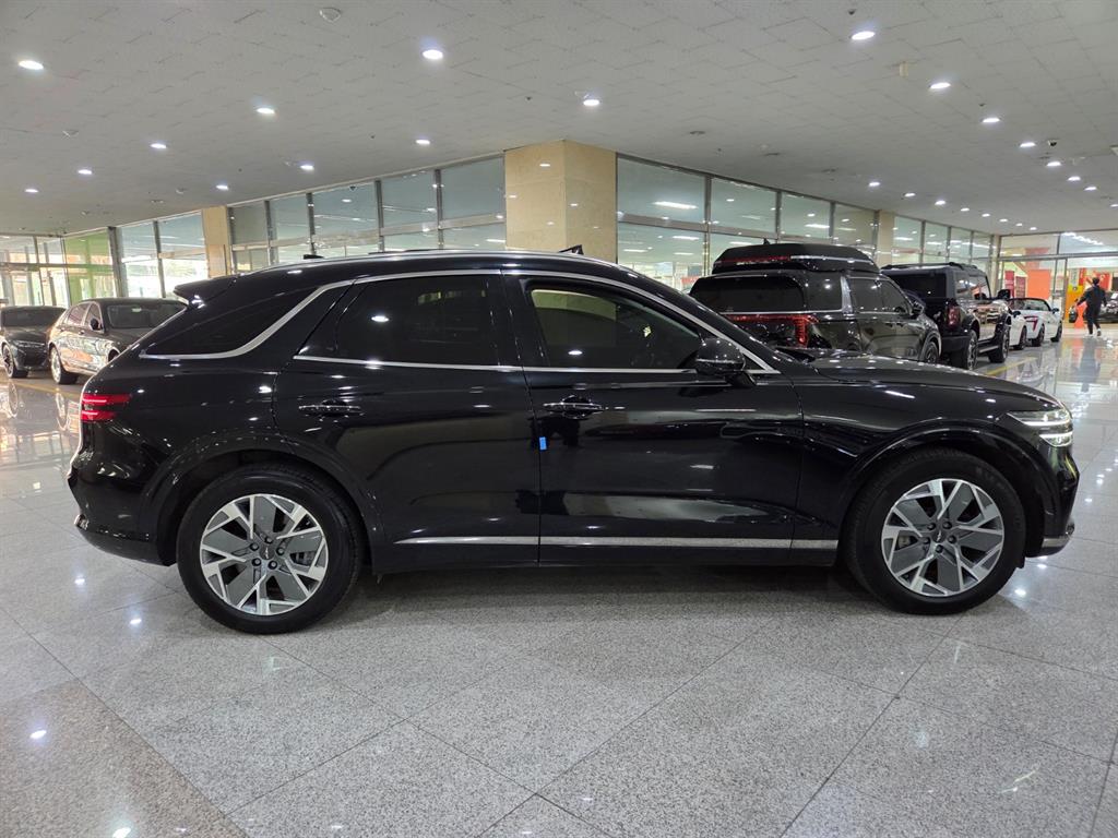 Genesis GV70 - Vista 5