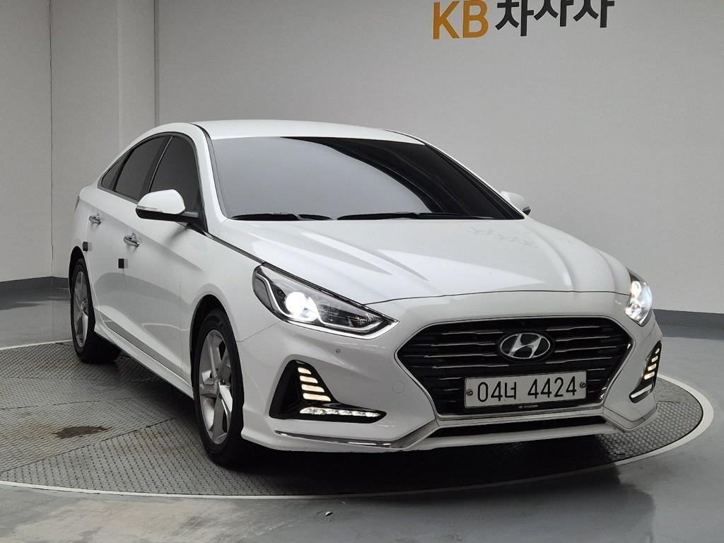 HYUNDAI Sonata - Vista 4
