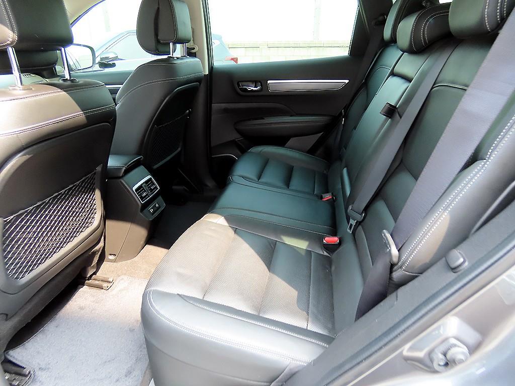 SAMSUNG QM6 - Vista 6