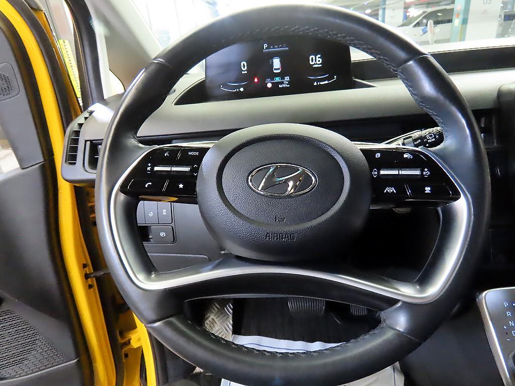 HYUNDAI Staria - Vista 8