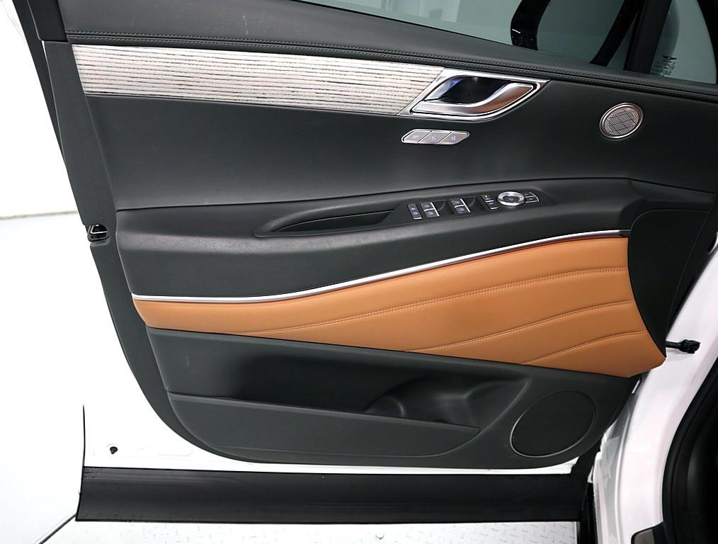 Genesis GV80 - Vista 8