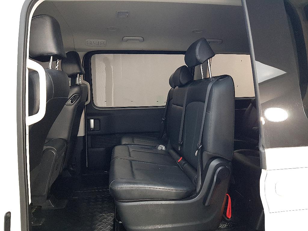 HYUNDAI Staria - Vista 9