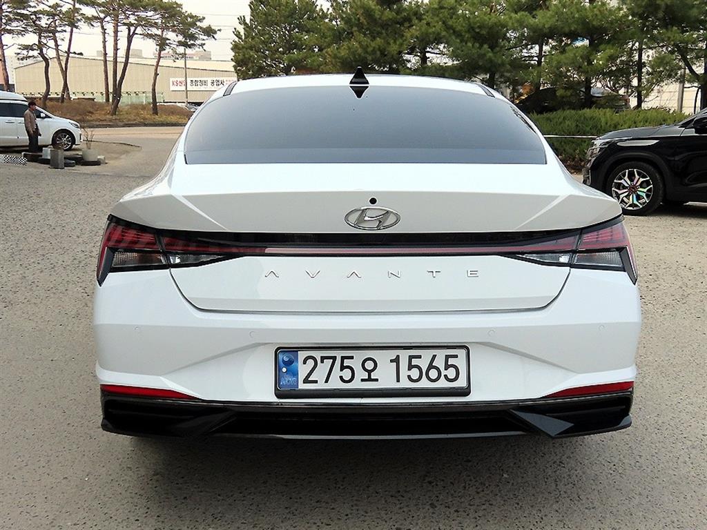 HYUNDAI Avante - Vista 4