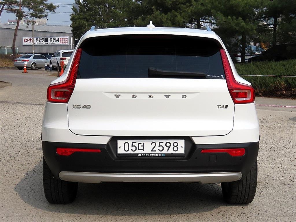 Volvo XC40 - Vista 4