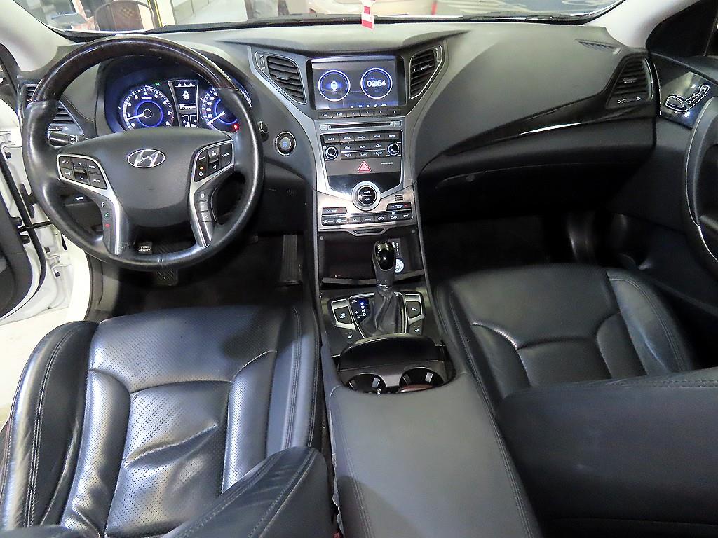 HYUNDAI Grandeur - Vista 10