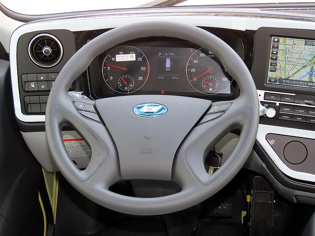 medium and large bus Hyundai bus - Vista 11