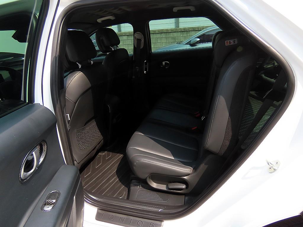 HYUNDAI Ioniq 5 - Vista 6