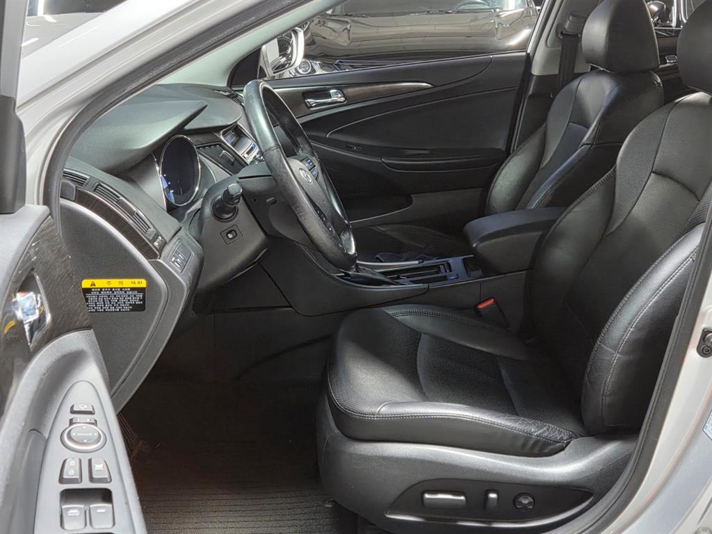 HYUNDAI Sonata - Vista 10