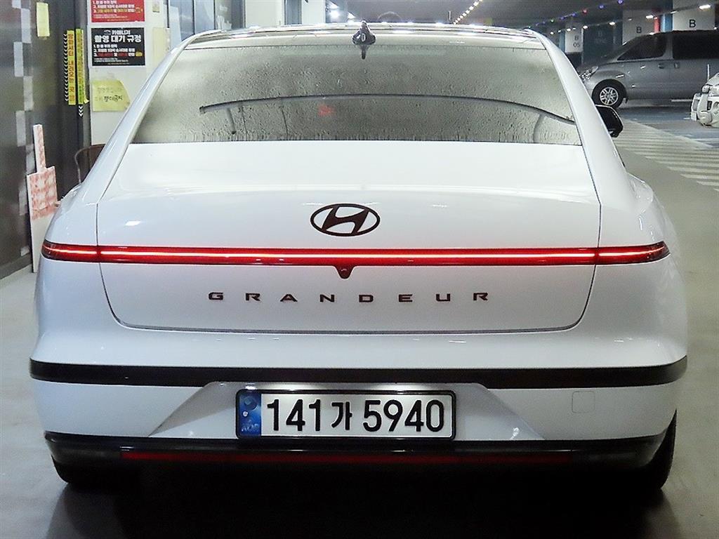 HYUNDAI Grandeur - Vista 5