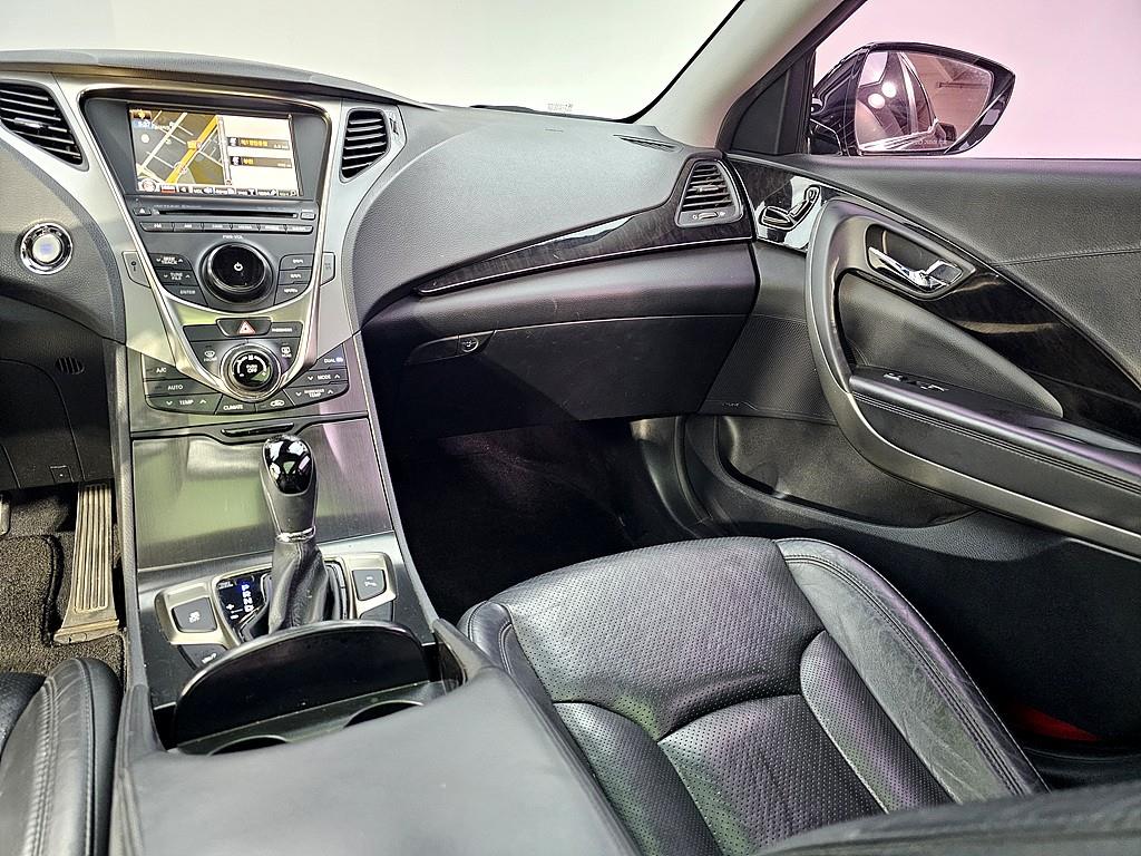 HYUNDAI Grandeur - Vista 9