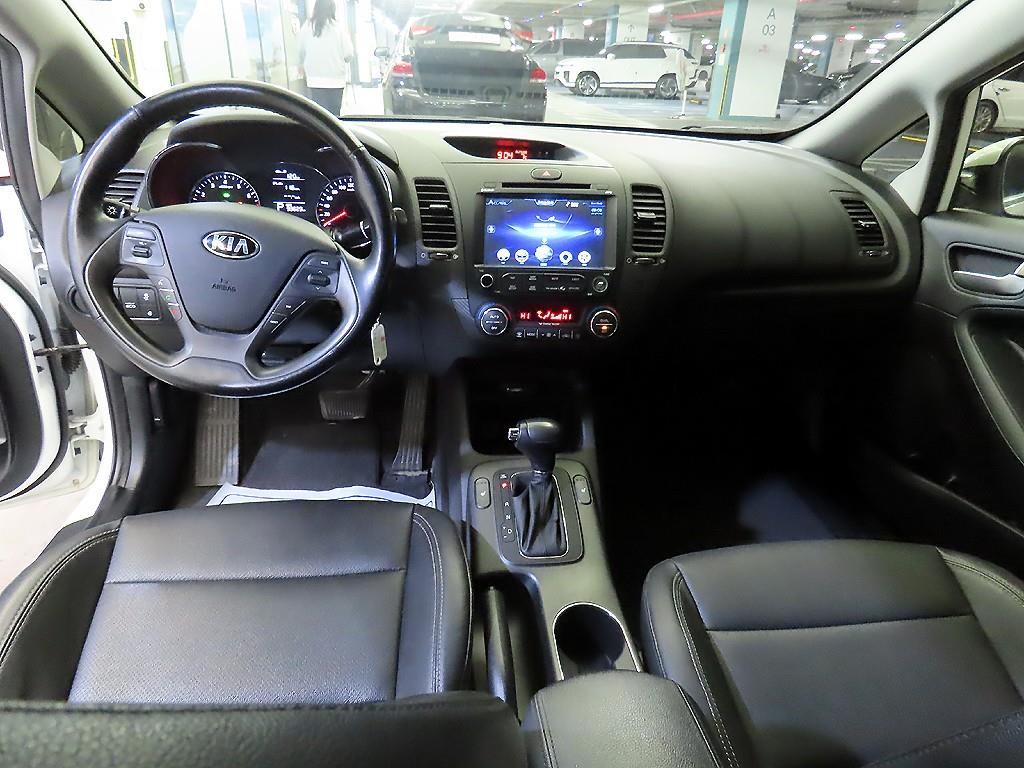 KIA K3 - Vista 10