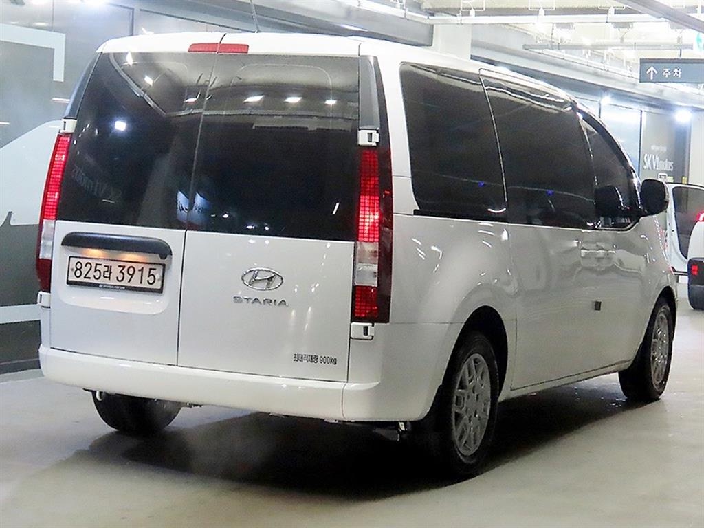 HYUNDAI Staria - Vista 4