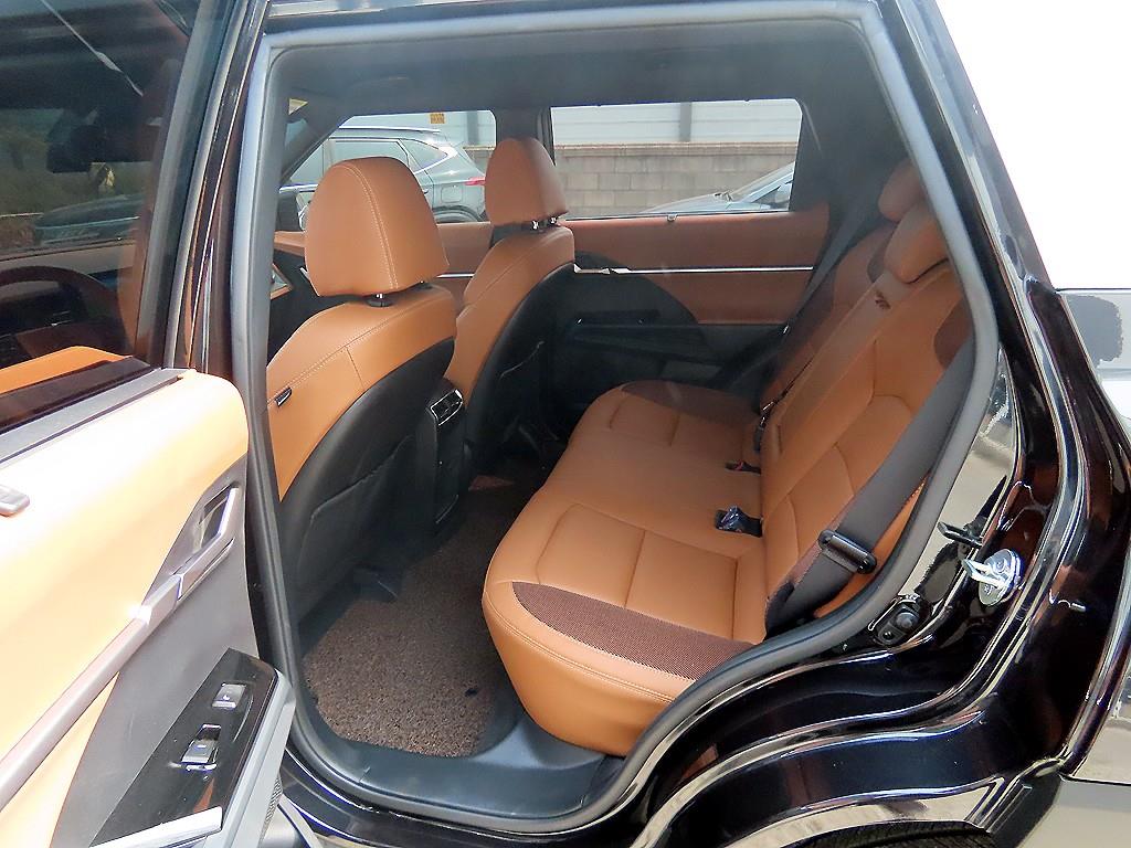 Ssangyong Torres - Vista 6