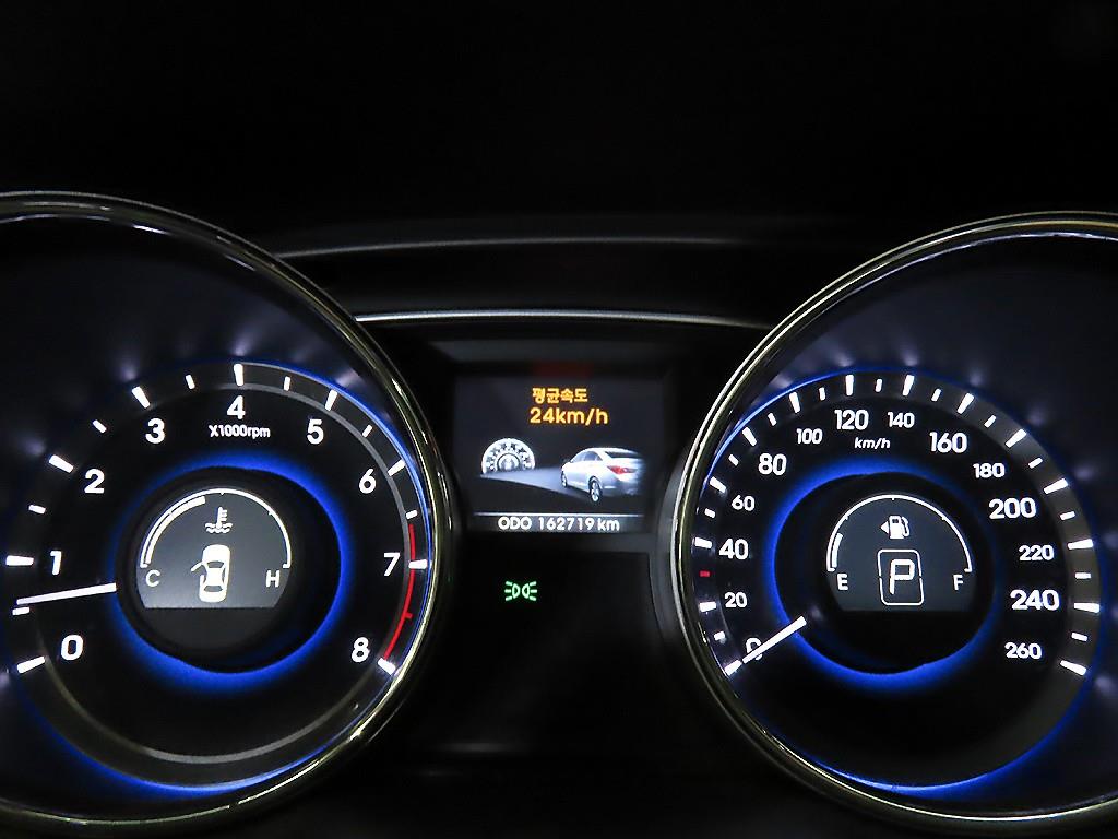 HYUNDAI Sonata - Vista 9