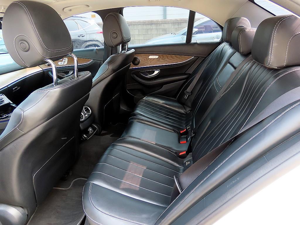 Mercedes Benz E class - Vista 6