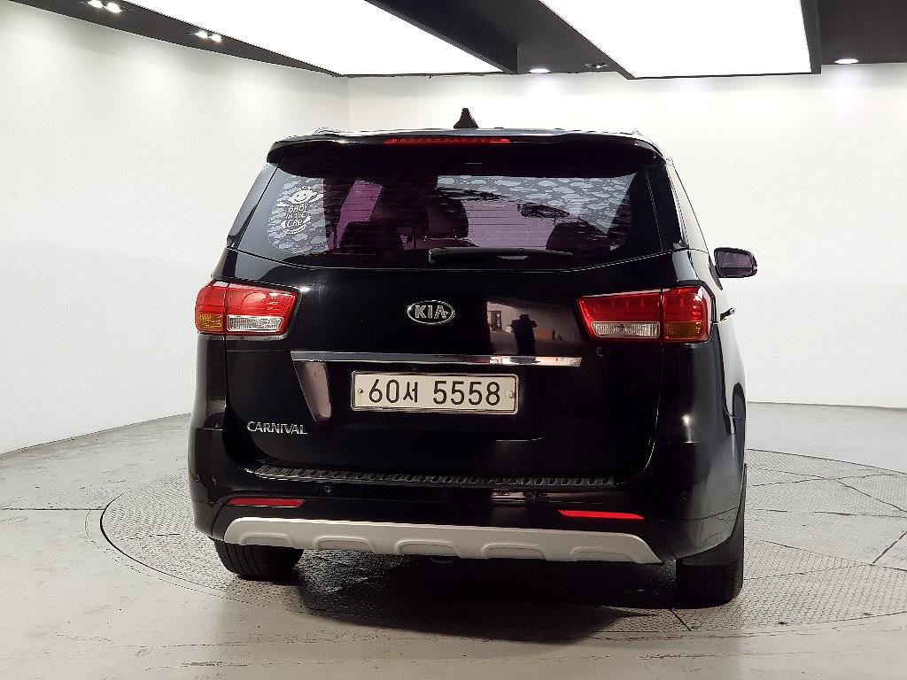 KIA Carnival - Vista 3