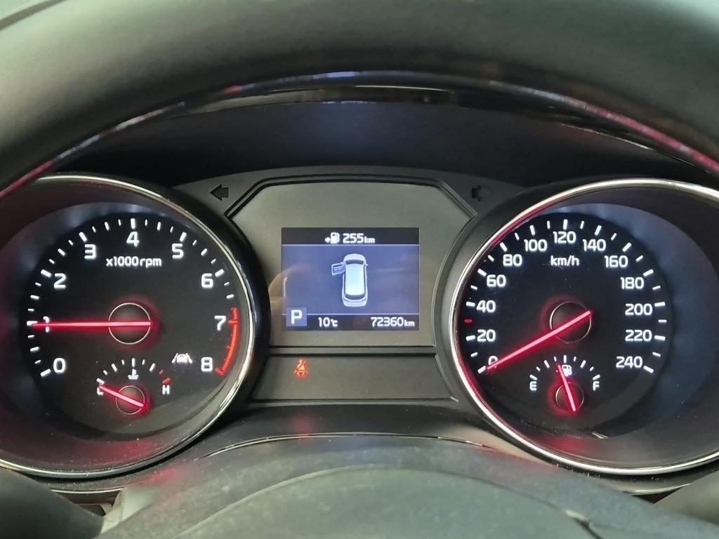 KIA Carnival - Vista 6