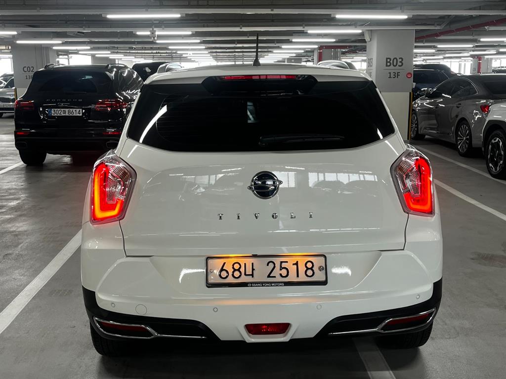 Ssangyong Tivoli - Vista 4