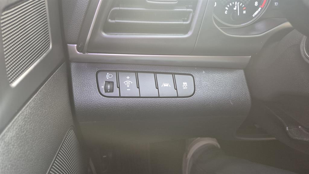 HYUNDAI Avante - Vista 8