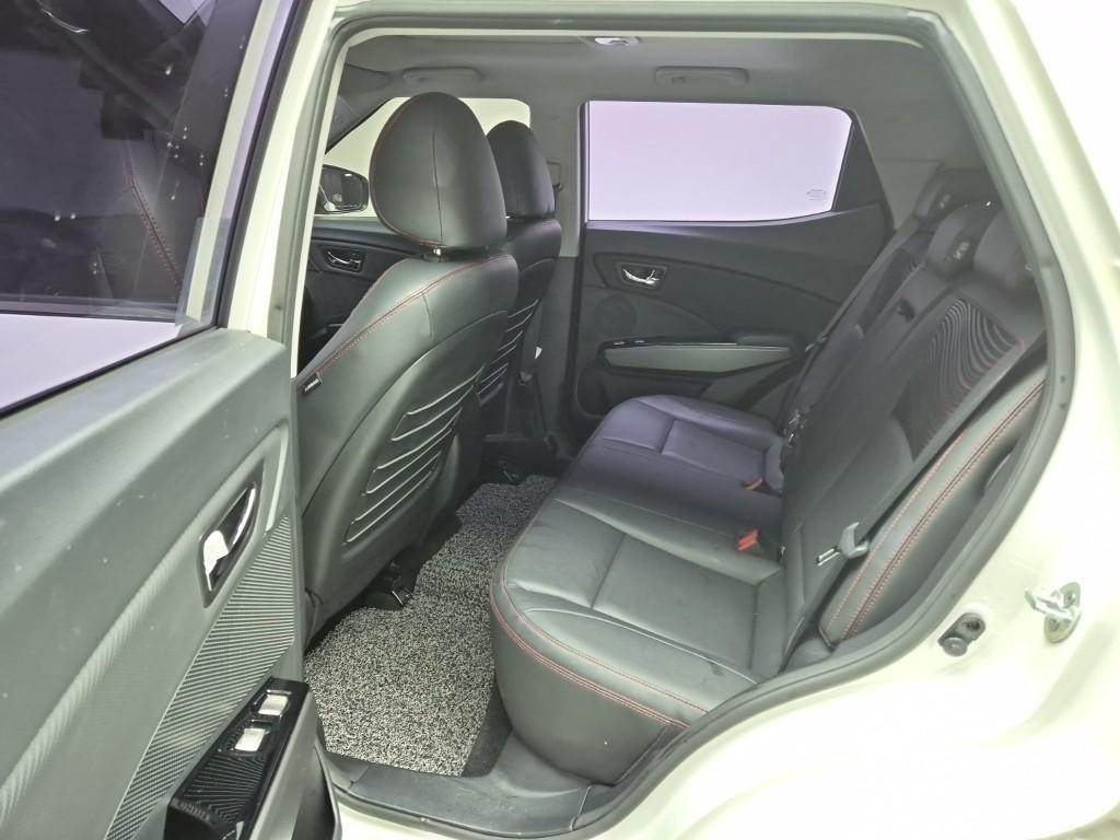 Ssangyong Tivoli - Vista 12