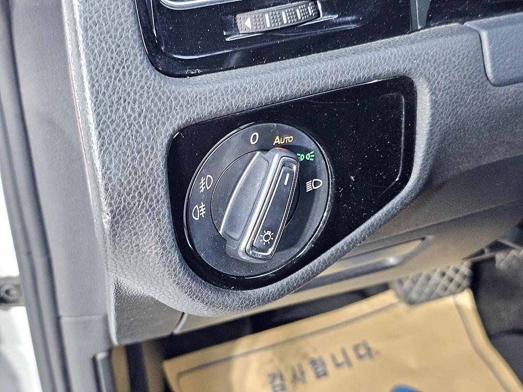 Volkswagen Golf 2016 Blanco - Importación desde Corea - HF Imports Iquique - Foto 13