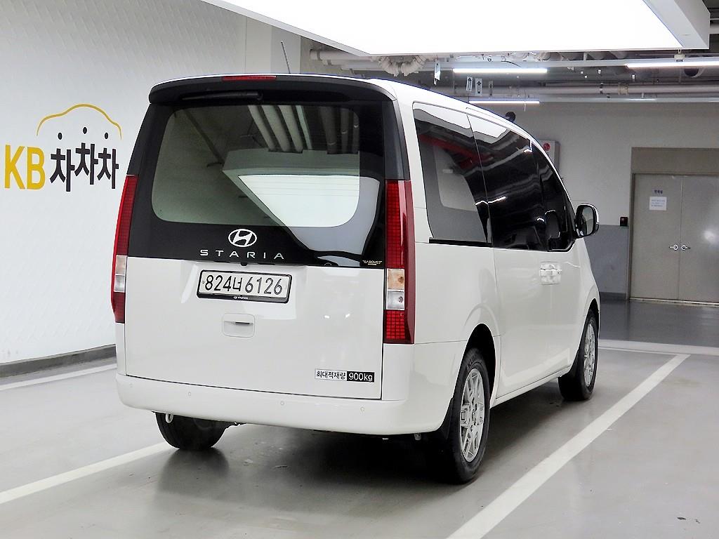 HYUNDAI Staria - Vista 4