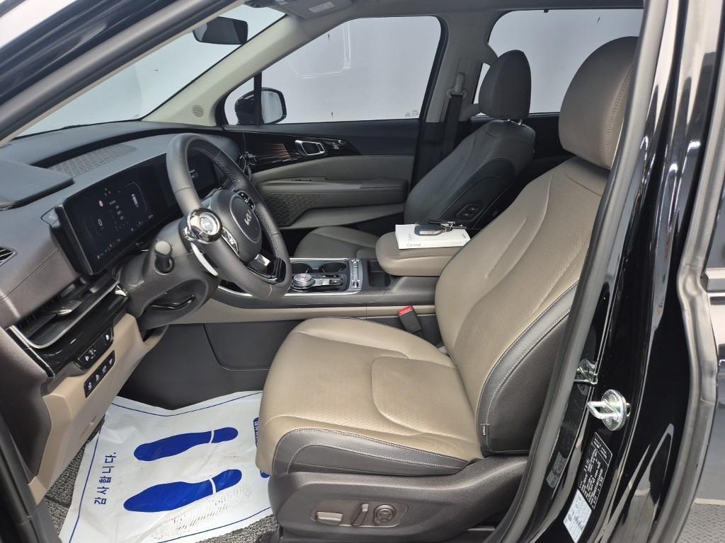 KIA Carnival - Vista 11