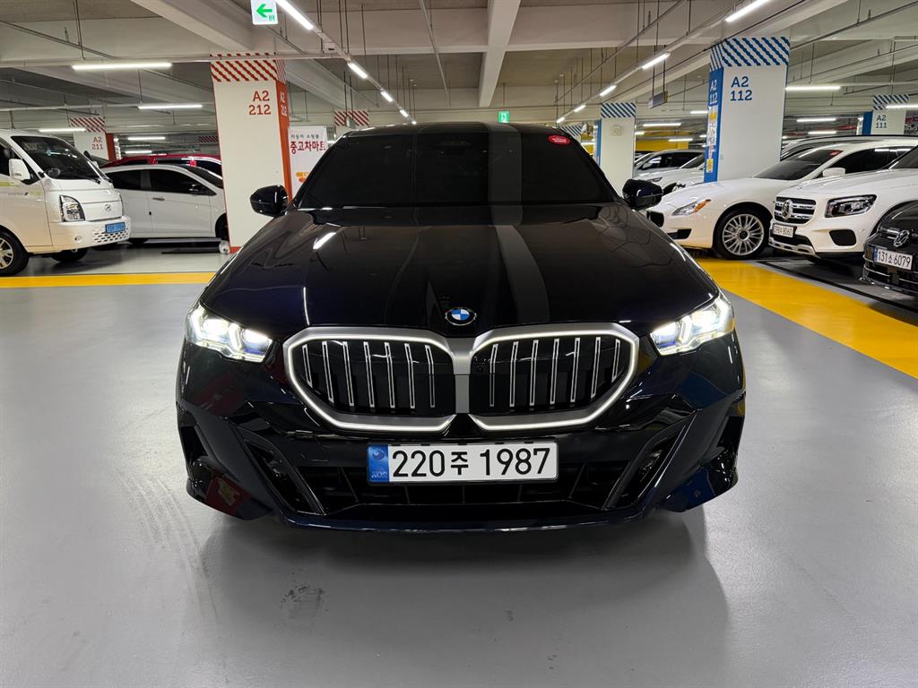 BMW 5 Series 2025 Negro - Importación desde Corea - HF Imports Iquique - Foto 1
