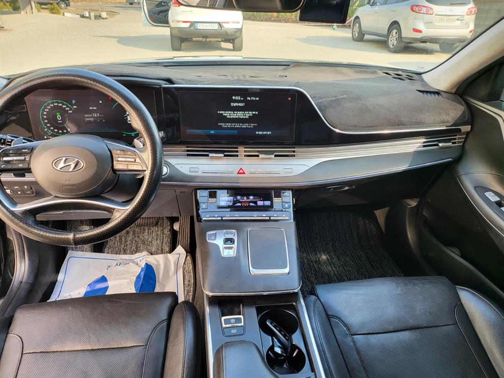 HYUNDAI Grandeur - Vista 7