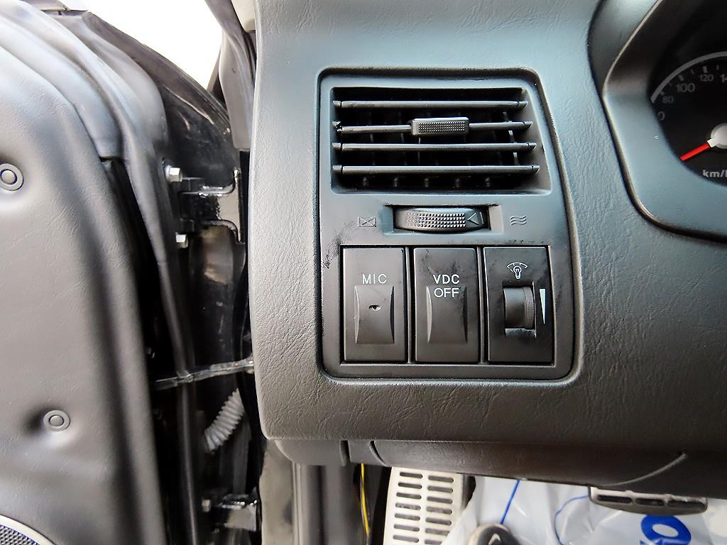 HYUNDAI Tuscani - Vista 12