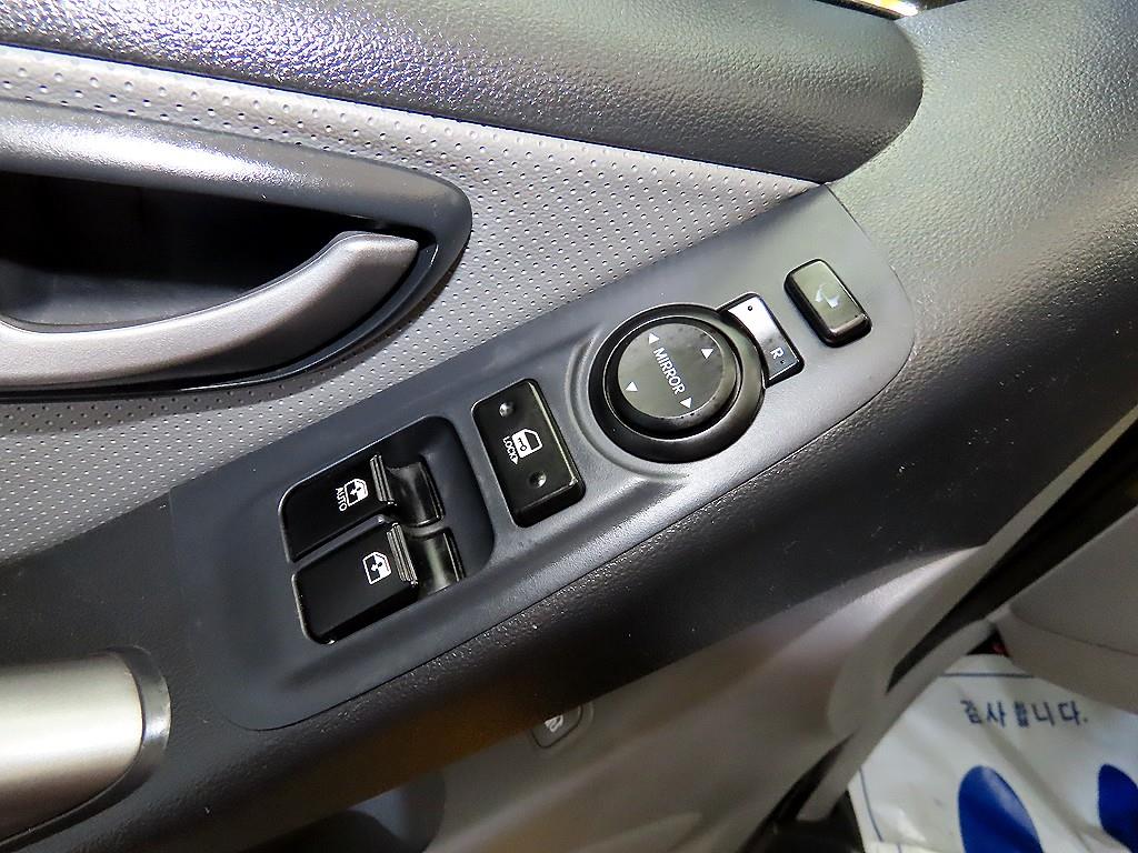 HYUNDAI Starex - Vista 12