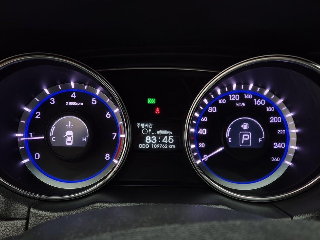 HYUNDAI Sonata - Vista 6