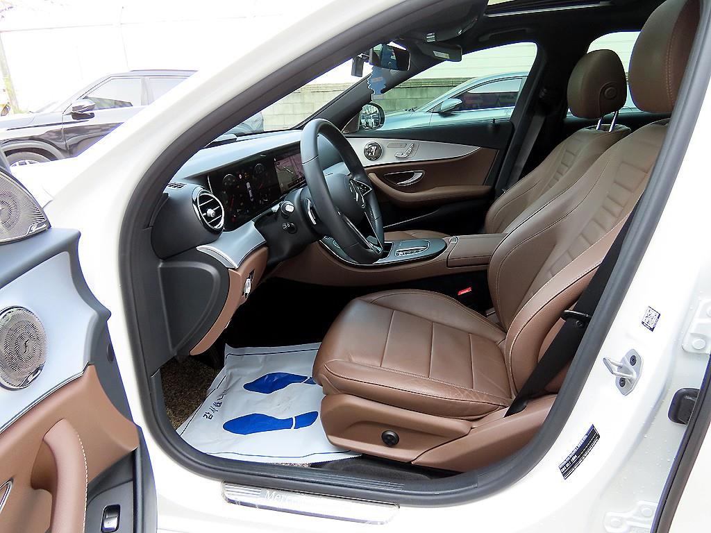 Mercedes Benz E class - Vista 5