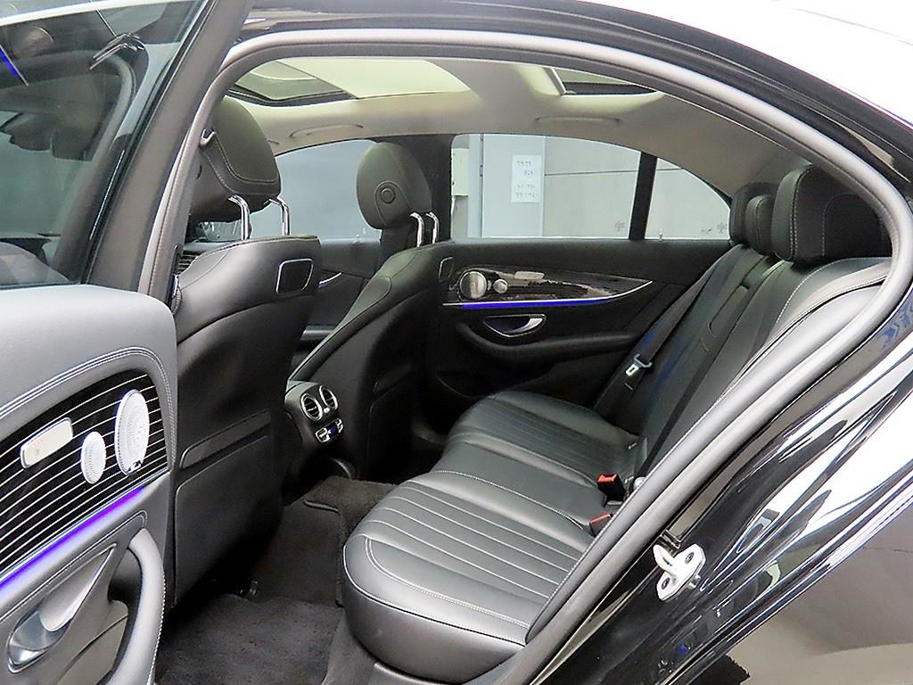 Mercedes Benz E class - Vista 6