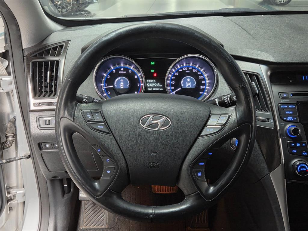 HYUNDAI Sonata - Vista 8