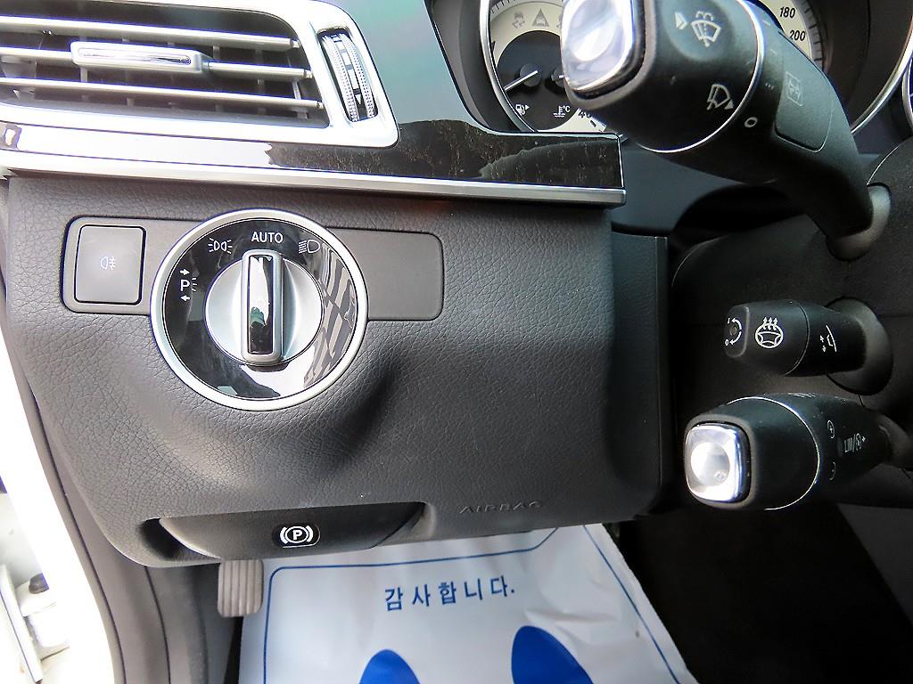 Mercedes Benz E class - Vista 12