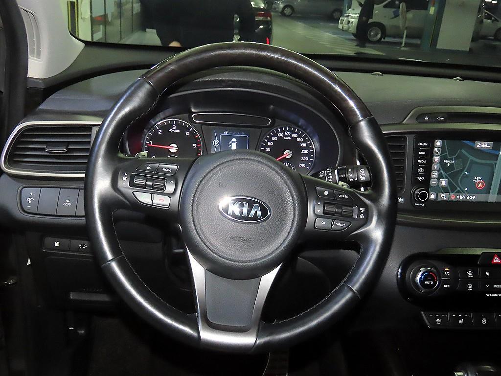 KIA Sorento - Vista 8