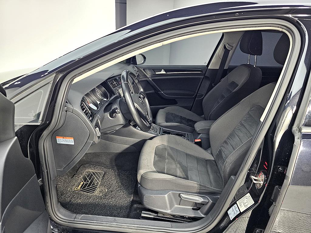 Volkswagen Golf - Vista 8