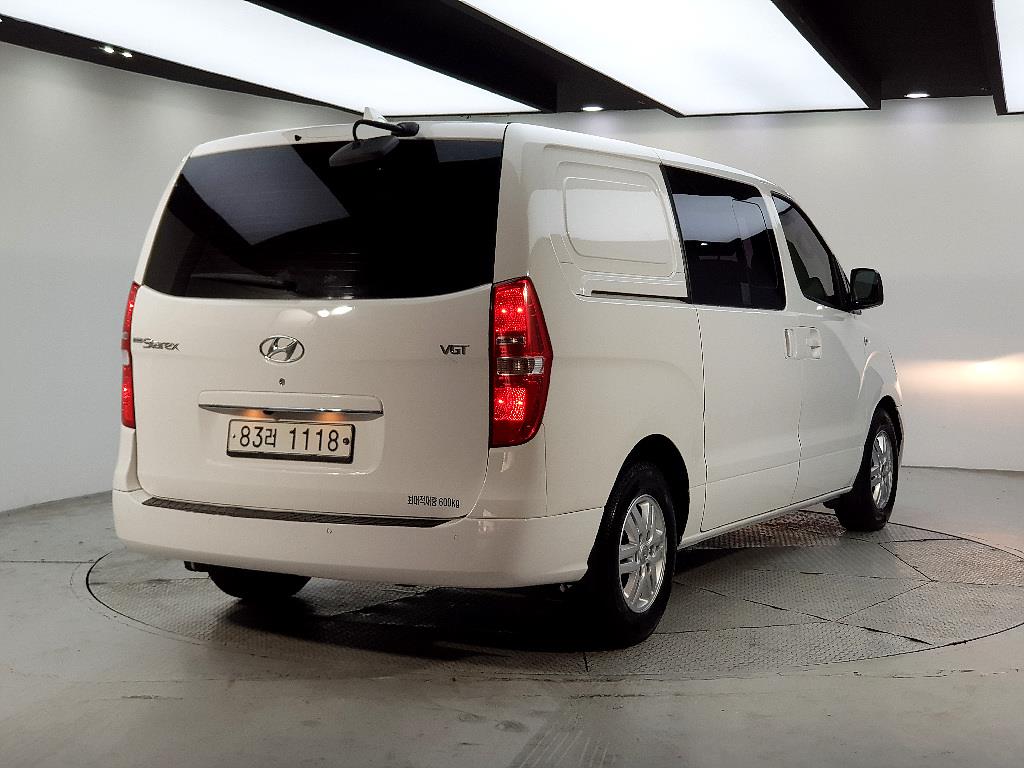 HYUNDAI Starex - Vista 4