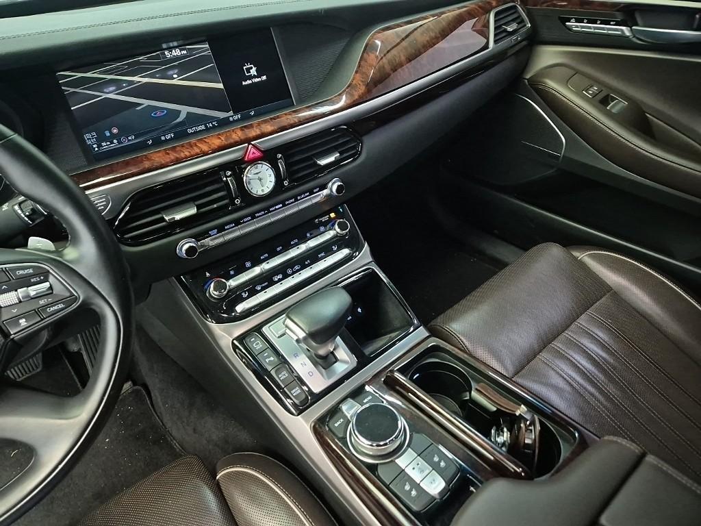 Genesis EQ900 - Vista 5