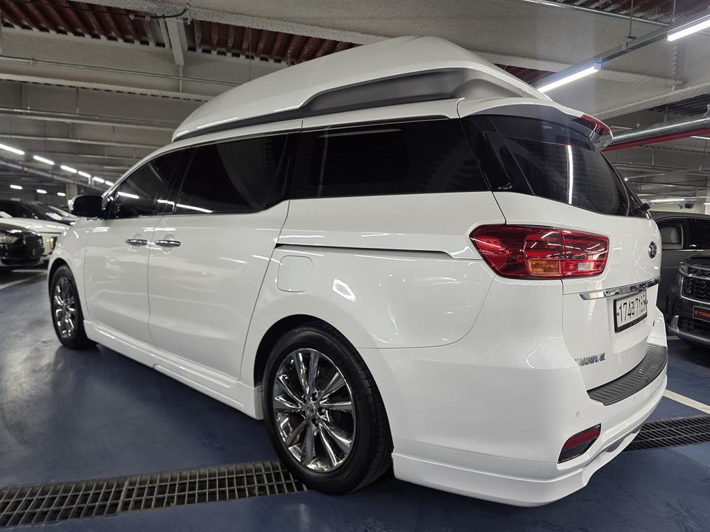 KIA Carnival - Vista 6
