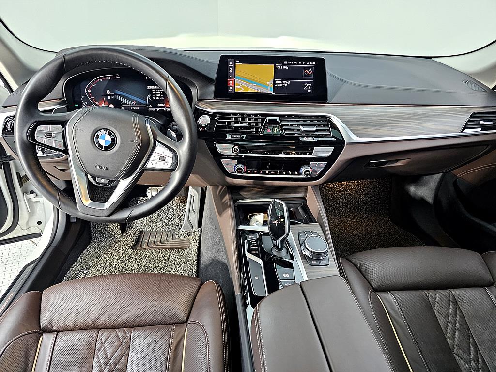 BMW 5 Series - Vista 5