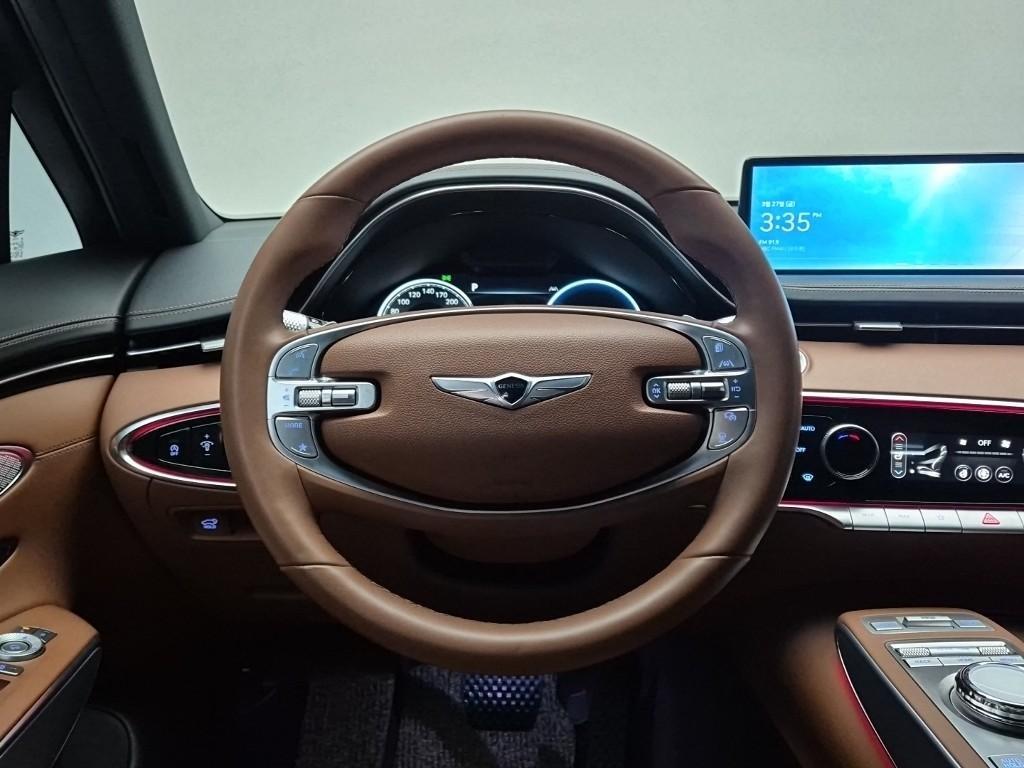 Genesis GV70 - Vista 9