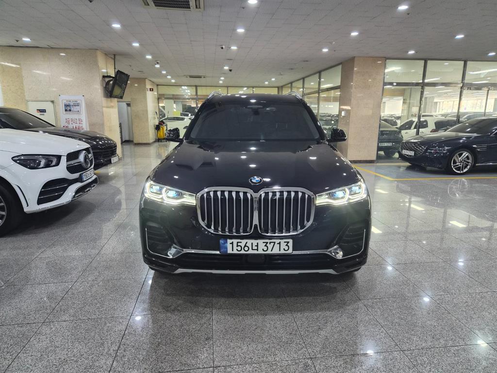 BMW X7 2022 Negro - Importación desde Corea - HF Imports Iquique - Foto 1