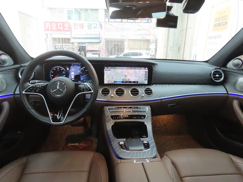 Mercedes Benz E class - Vista 7